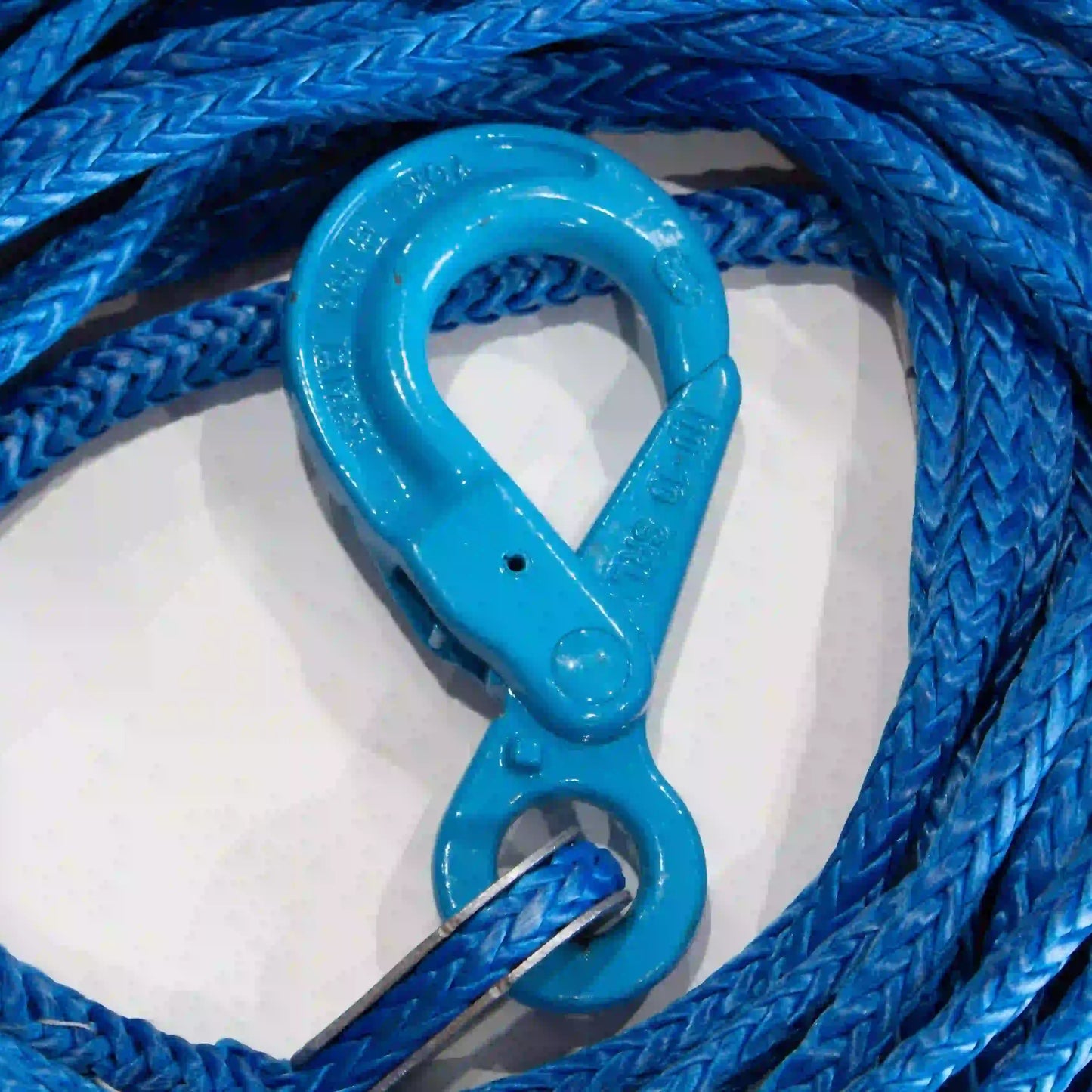 a picture of the self locking hook attached to one end of the synthetic winch line