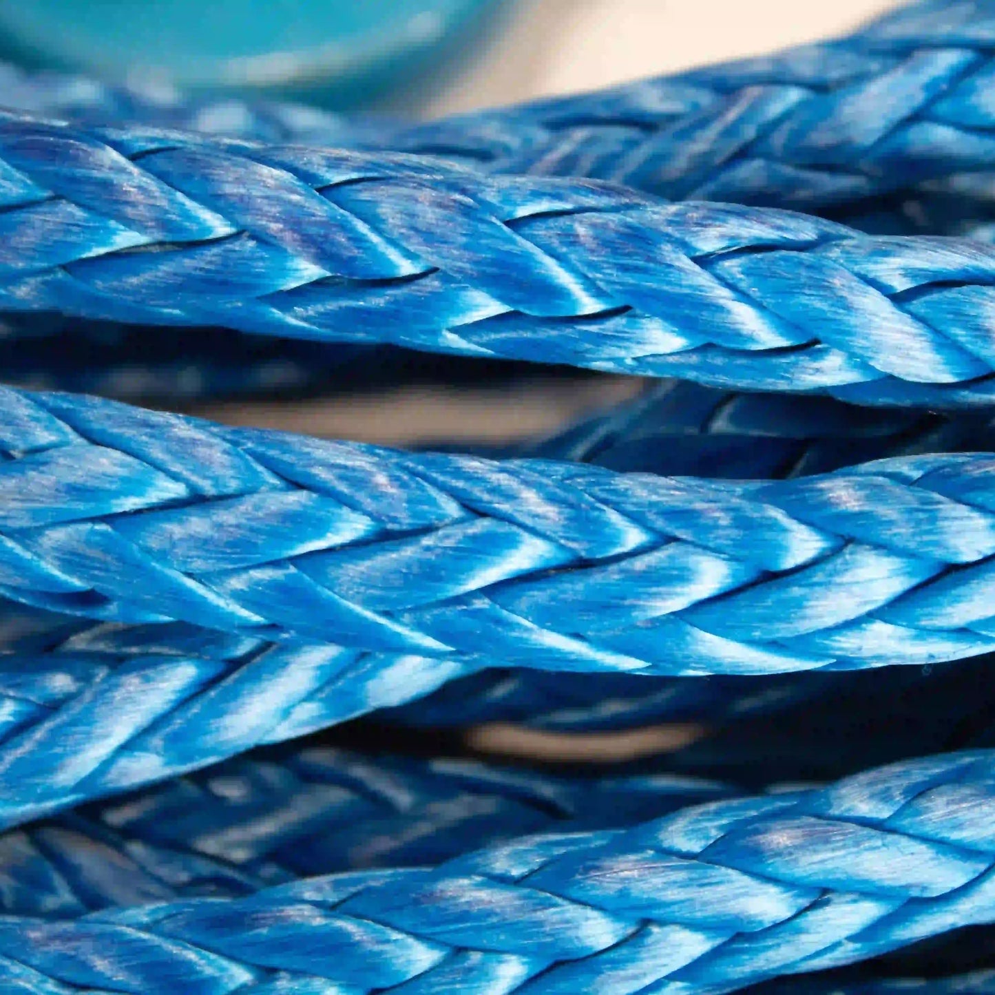 close up of the fibers of a 7/16 synthetic winch line.