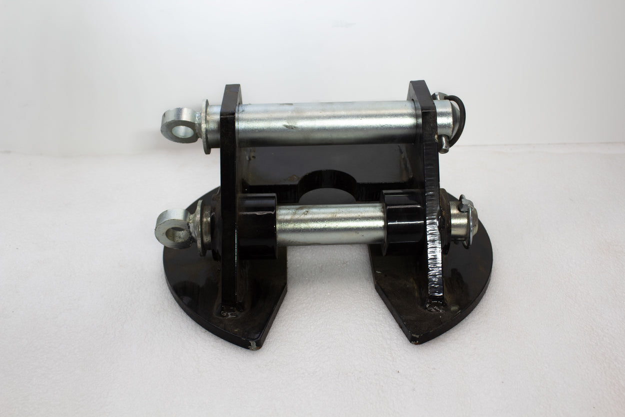 Fifth wheel bracket for towing, featuring heavy-duty design and sturdy connections for optimal fifth wheel adapter functionality.