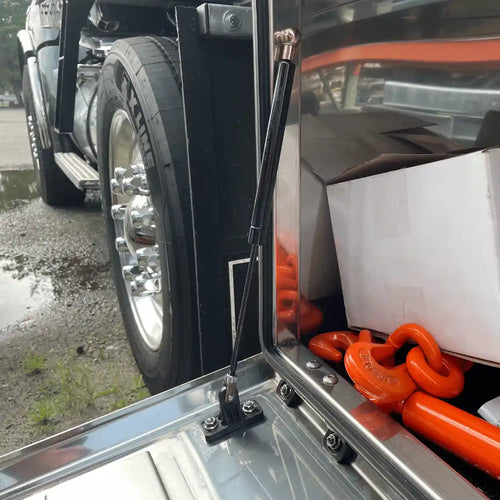 gas struts for the door on a bawer toolbox - VA9900