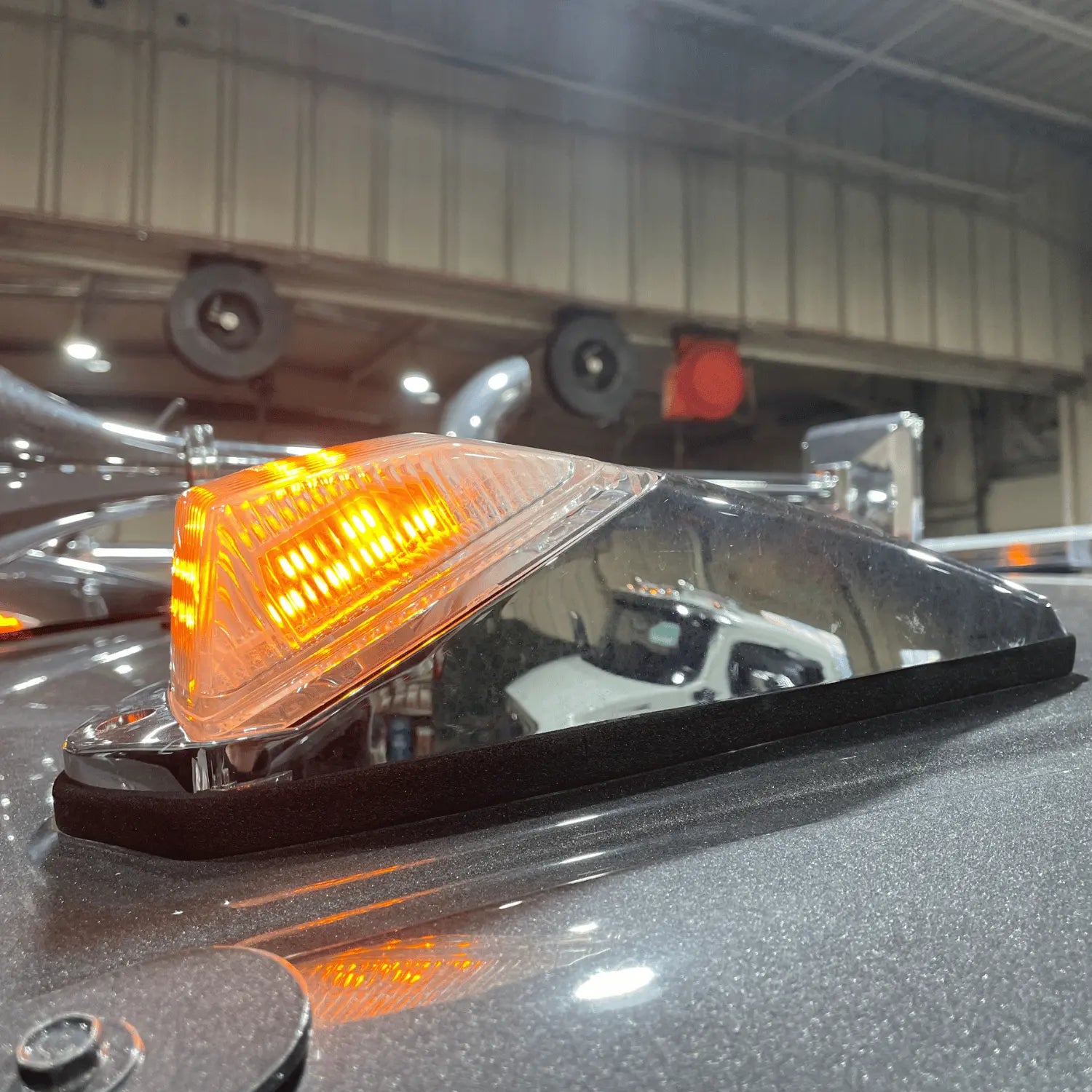 Grakon 5000K-LED Cab Marker Light Paccar Part #07785AA