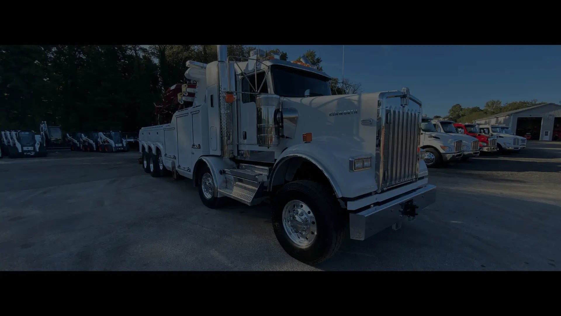 Heavy duty nrc wrecker for heavy hauling and recovery