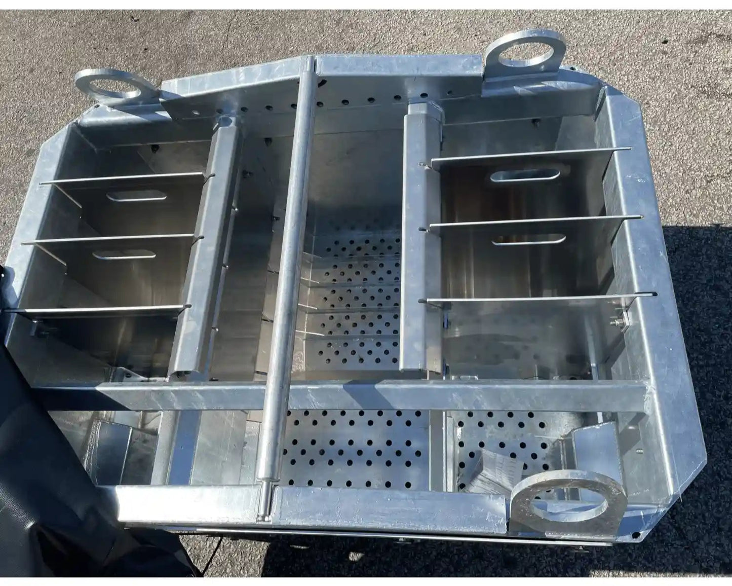 galvanized short rigging box for transporting rigging equipment. Comes with dividers and a cover to keep your gear clean