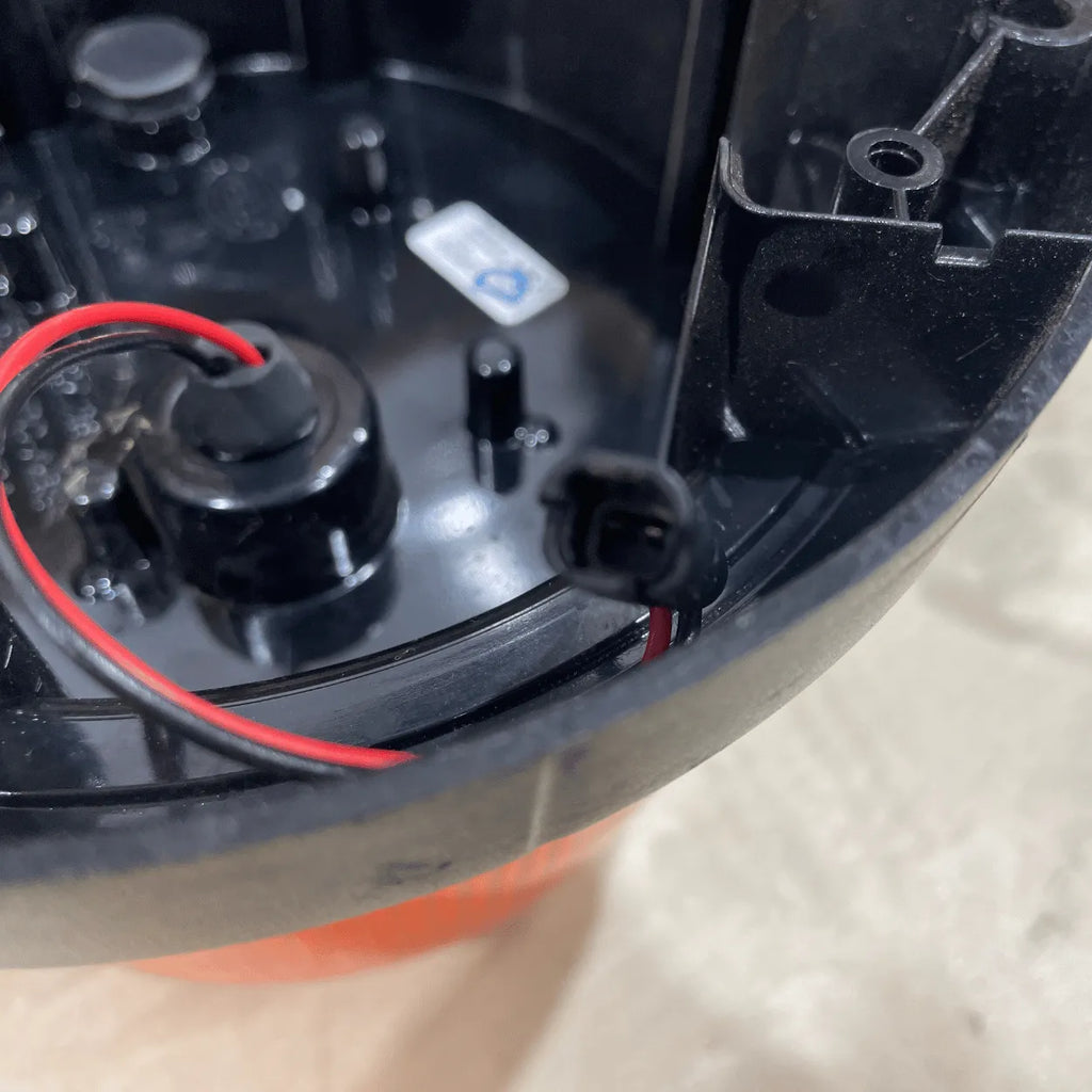 Fixed-mount amber warning light for utility trucks and service vehicles