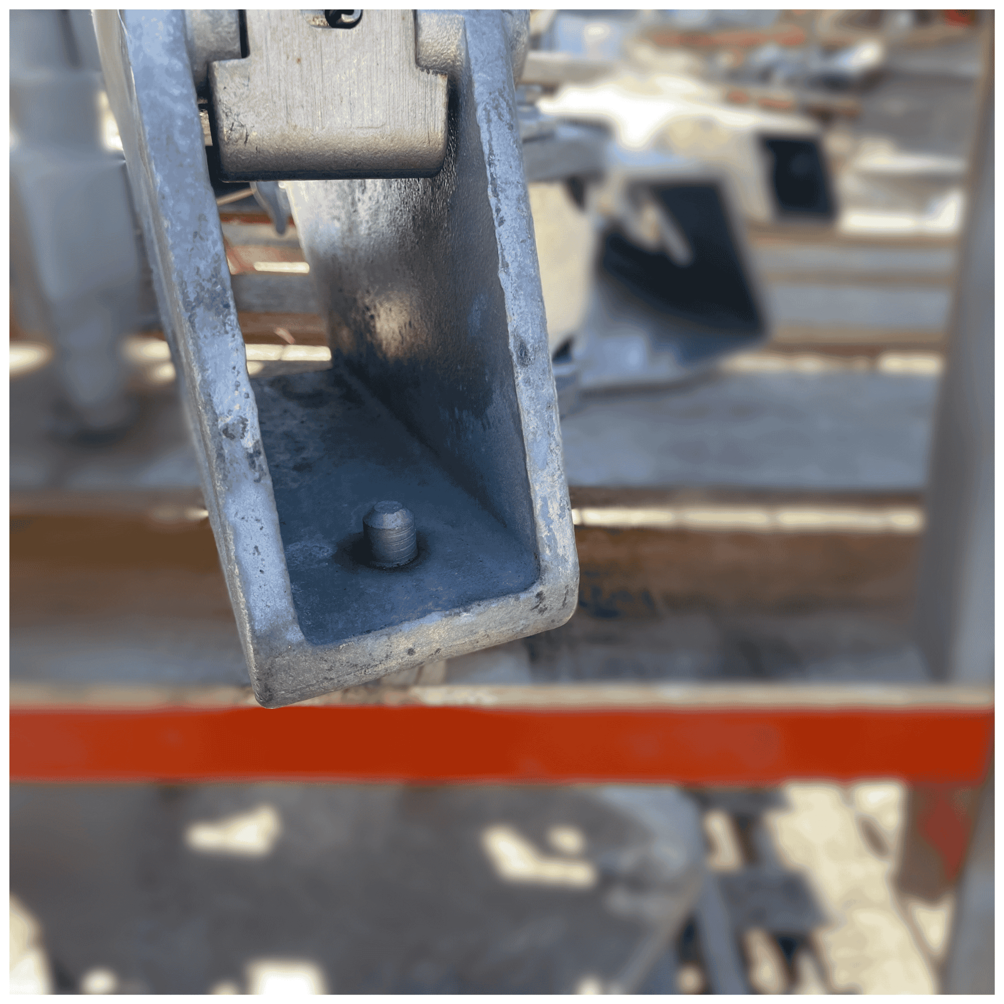 wheel lift spoon lock inside of the receiver - spoon lock - towing