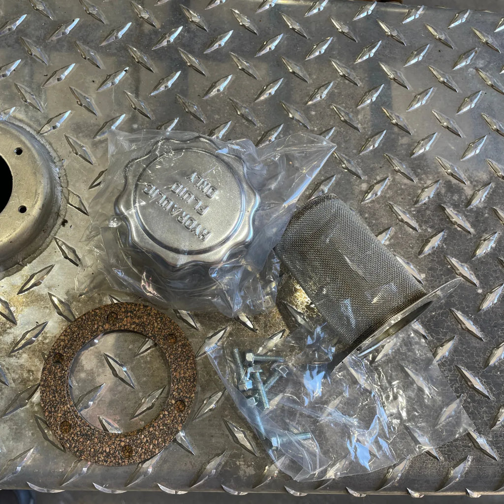 Buyers HBF12 chrome breather cap, 3/4 inch NPT, included with the UR50A hydraulic reservoir