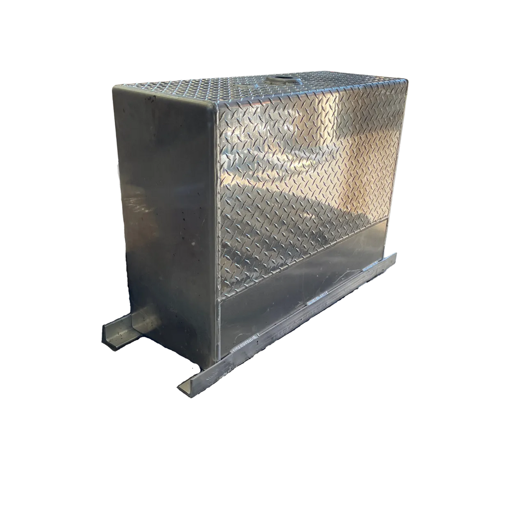 Buyers UR50A upright hydraulic reservoir with chrome filler breather cap